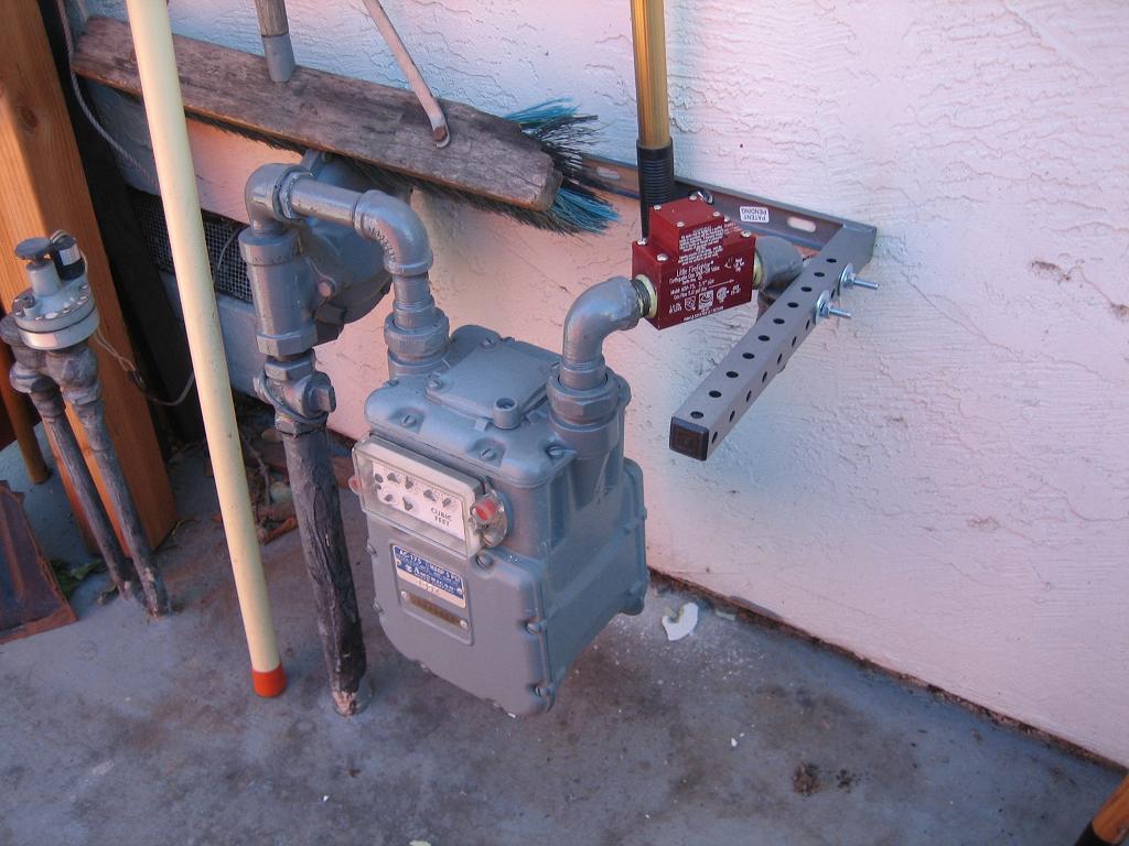 emergency shut off valve for gas lines